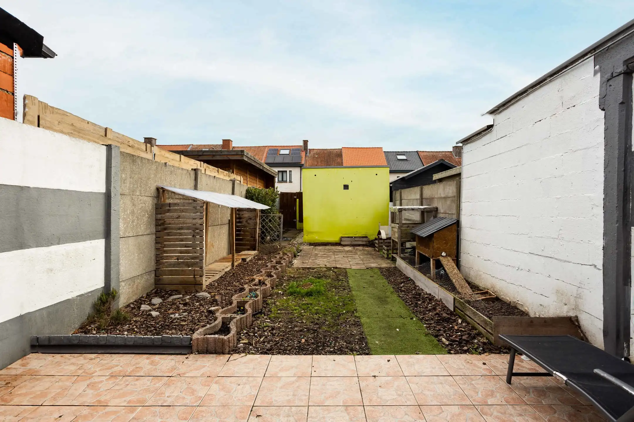 Instapklare rijwoning met garage op rustige locatie in Ronse foto 16