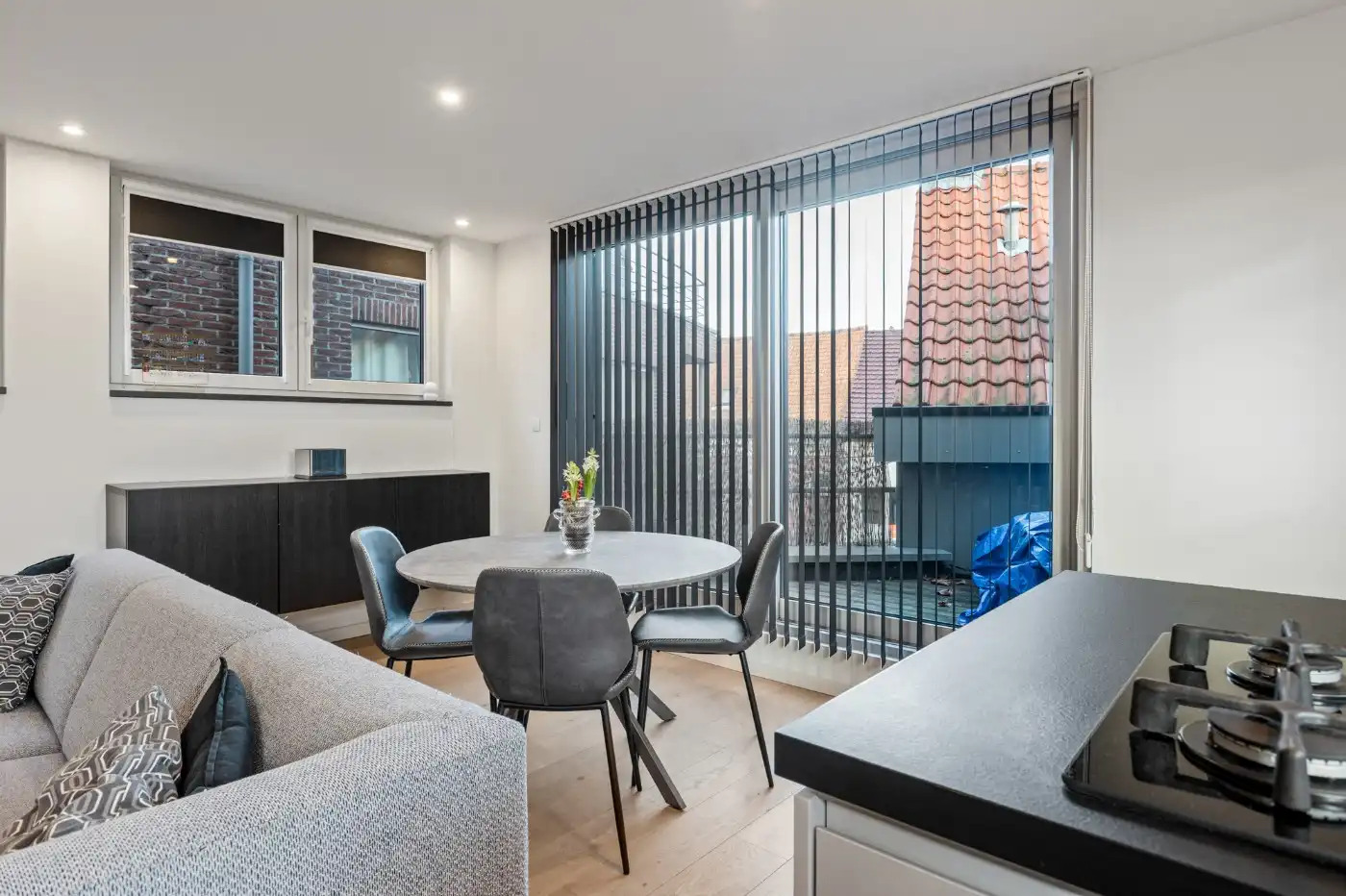 Gezellige starterswoning met 1 slpk., terras en inpandige garage foto 4