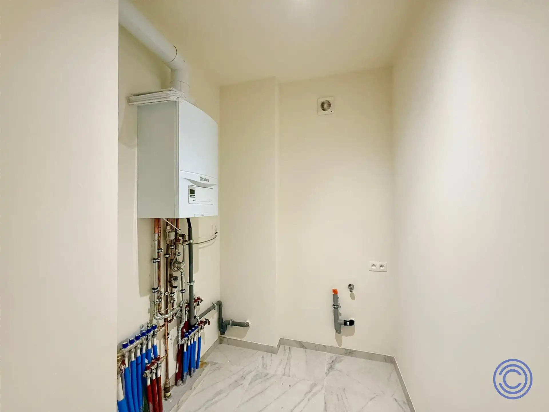 2-slpk appartement met terras en zonnepanelen! foto 12