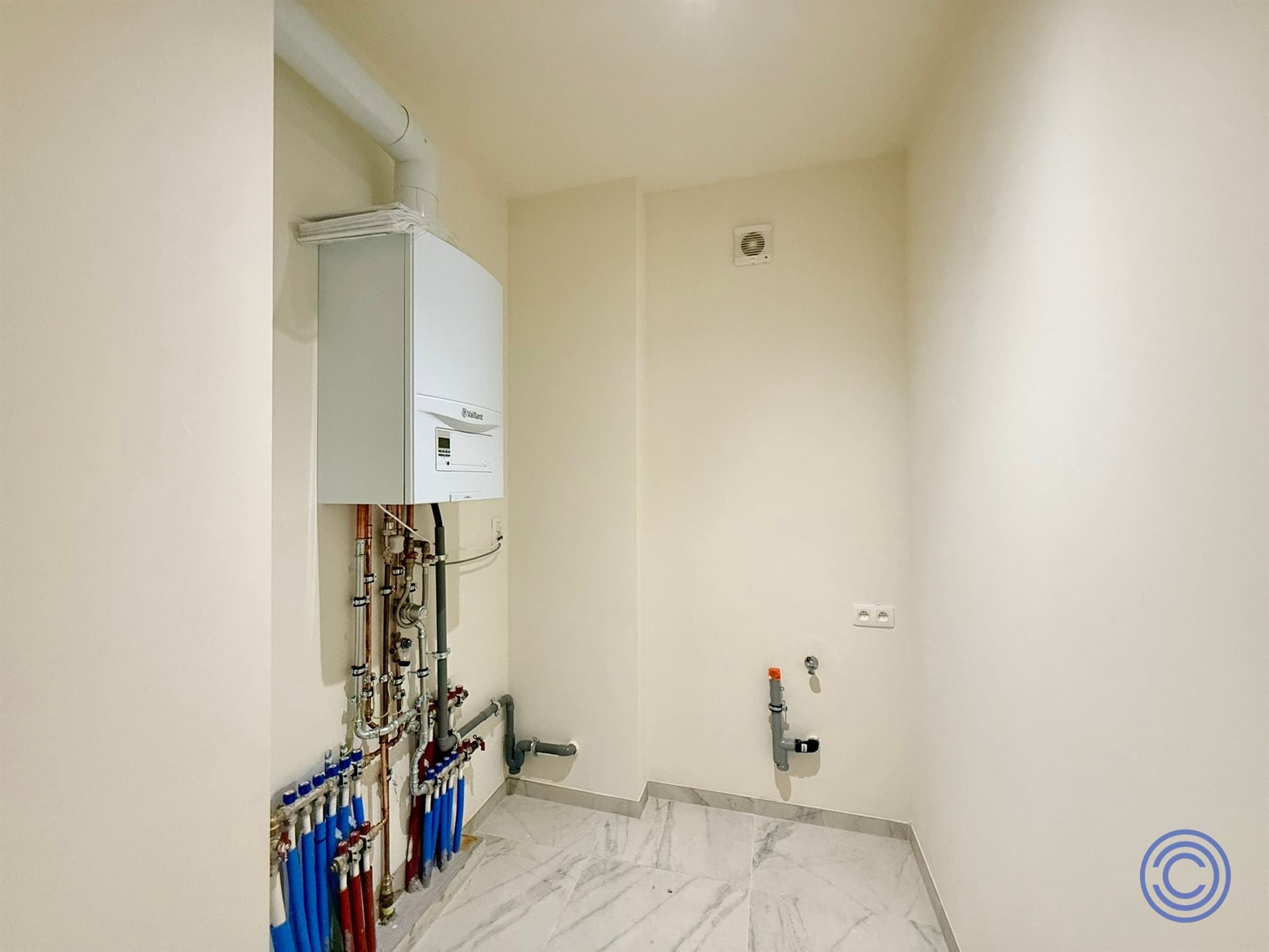 2-slpk appartement met terras en zonnepanelen! foto 12