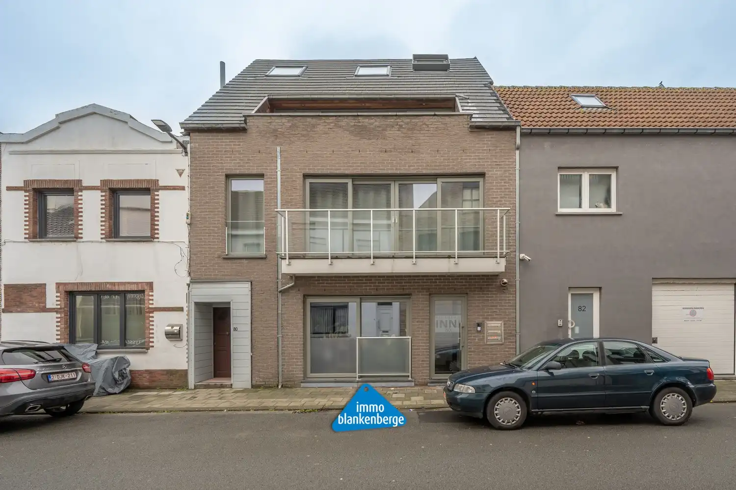 Recent zeer ruim duplex appartement in Uitkerke foto {{pictureIndex}}