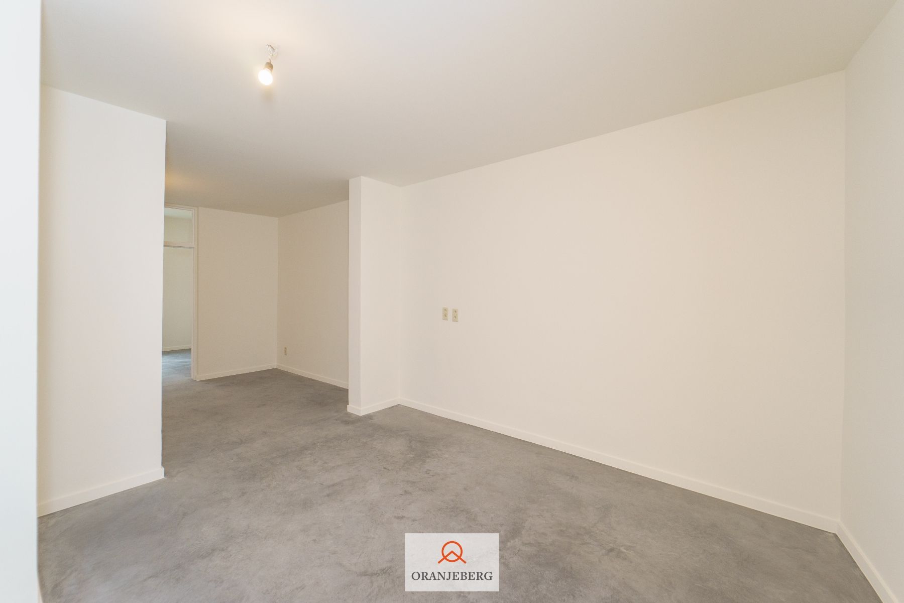 Gerenoveerd gelijkvloerse commerciële ruimte vlakbij UZ foto 12