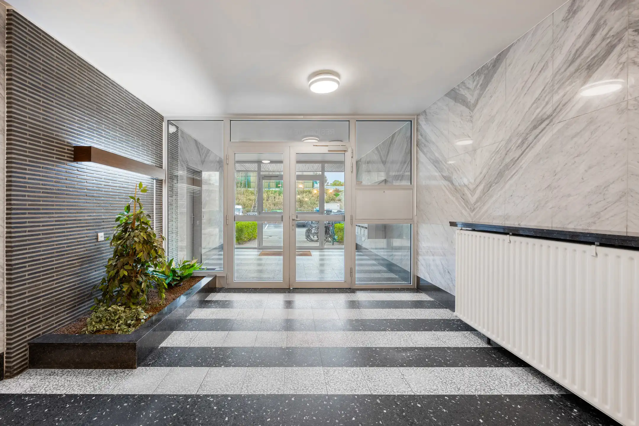 centraal gelegen appartement nabij het Rivierenhof met 2 slaapkamers en terras foto 15