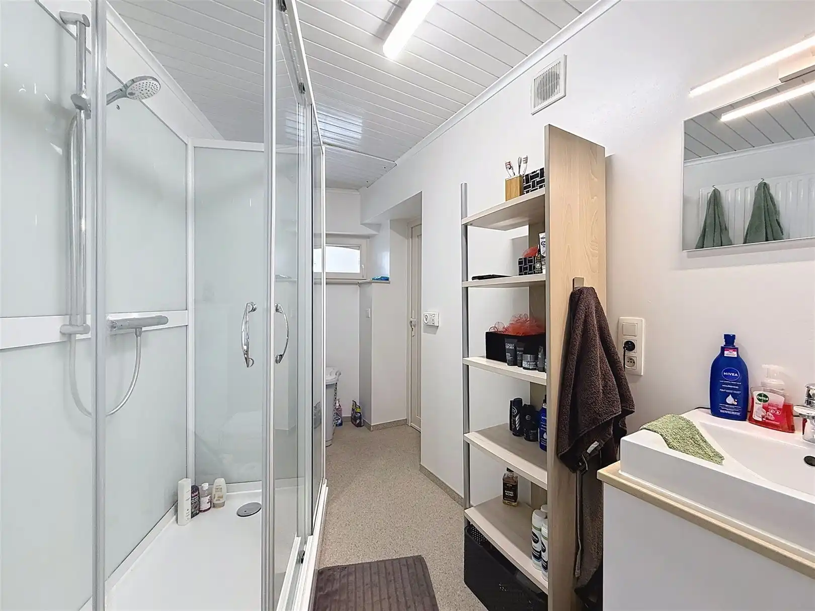 Ruime woning met 4 slpks en verhuurde studio + tuin foto 64