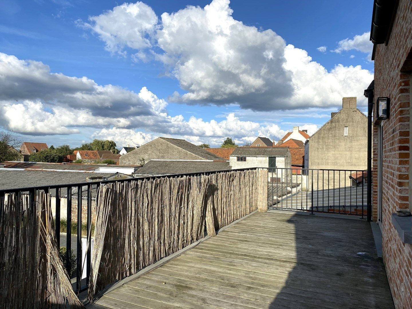 INSTAPKLAAR APPARTEMENT MET 2 SLPKS TERRAS | STAANPLAATS EN GARAGE foto 5