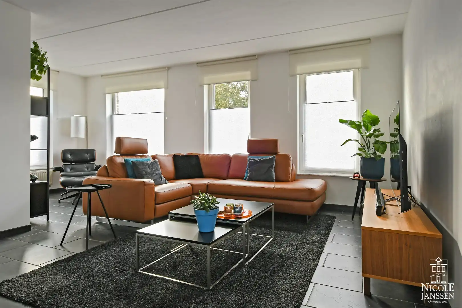 Instapklaar en ruim ingedeeld woonhuis met tuin foto 5