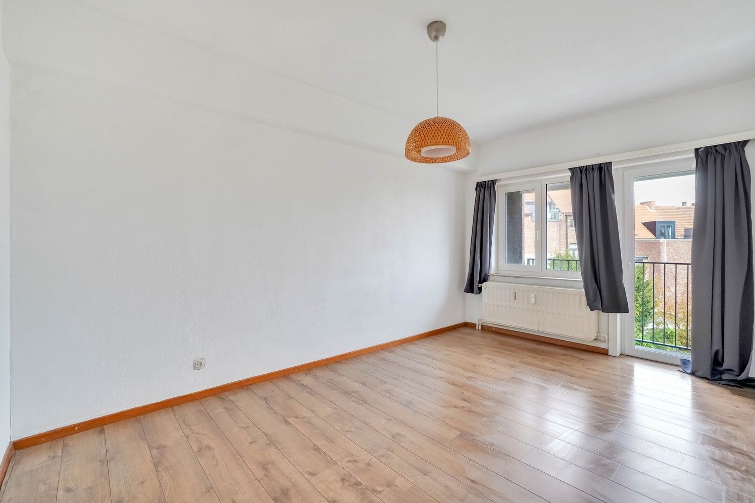 ruim tweeslaapkamerappartement met renovatiepotentieel foto 10