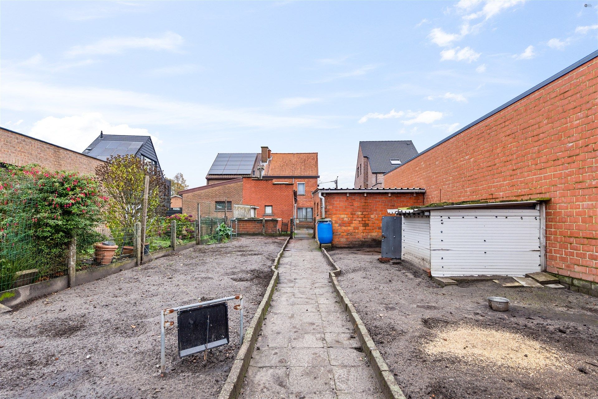 Ruim te renoveren halfopen bebouwing foto 22