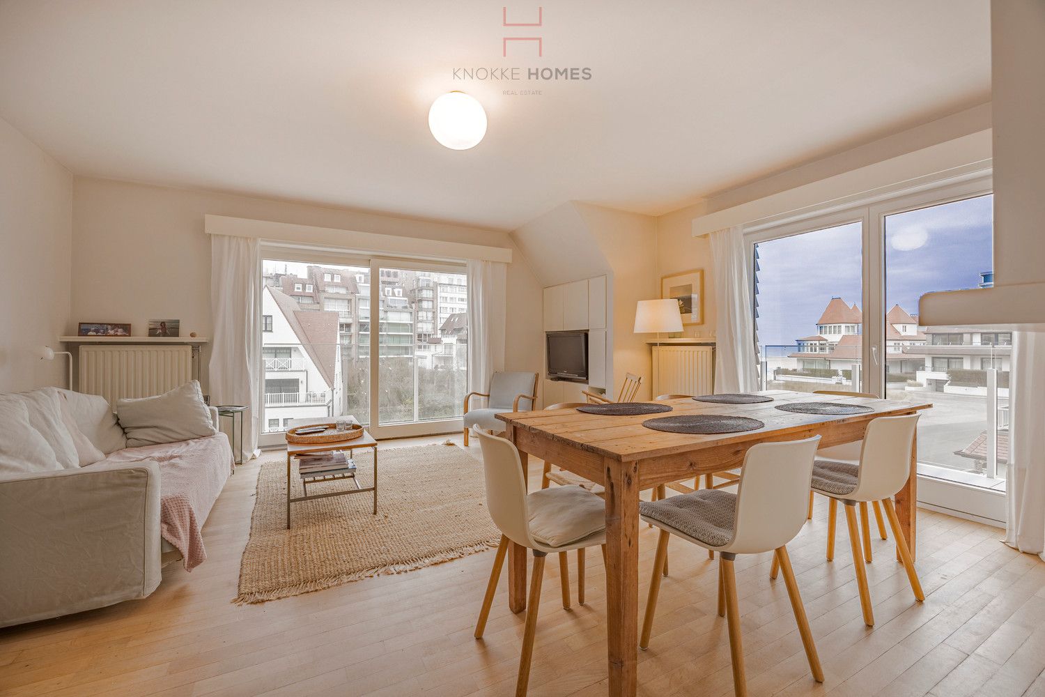 Mooi vakantie-appartement met zongerichte terrassen en open zicht te Duinbergen foto 2