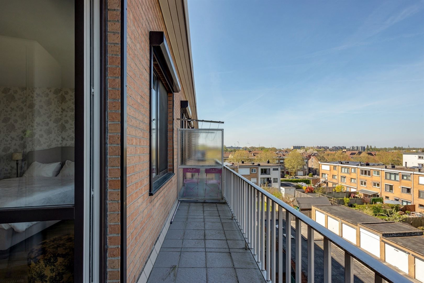 Piekfijn afgewerkt 2-slaapkamerappartement met garagebox foto 22