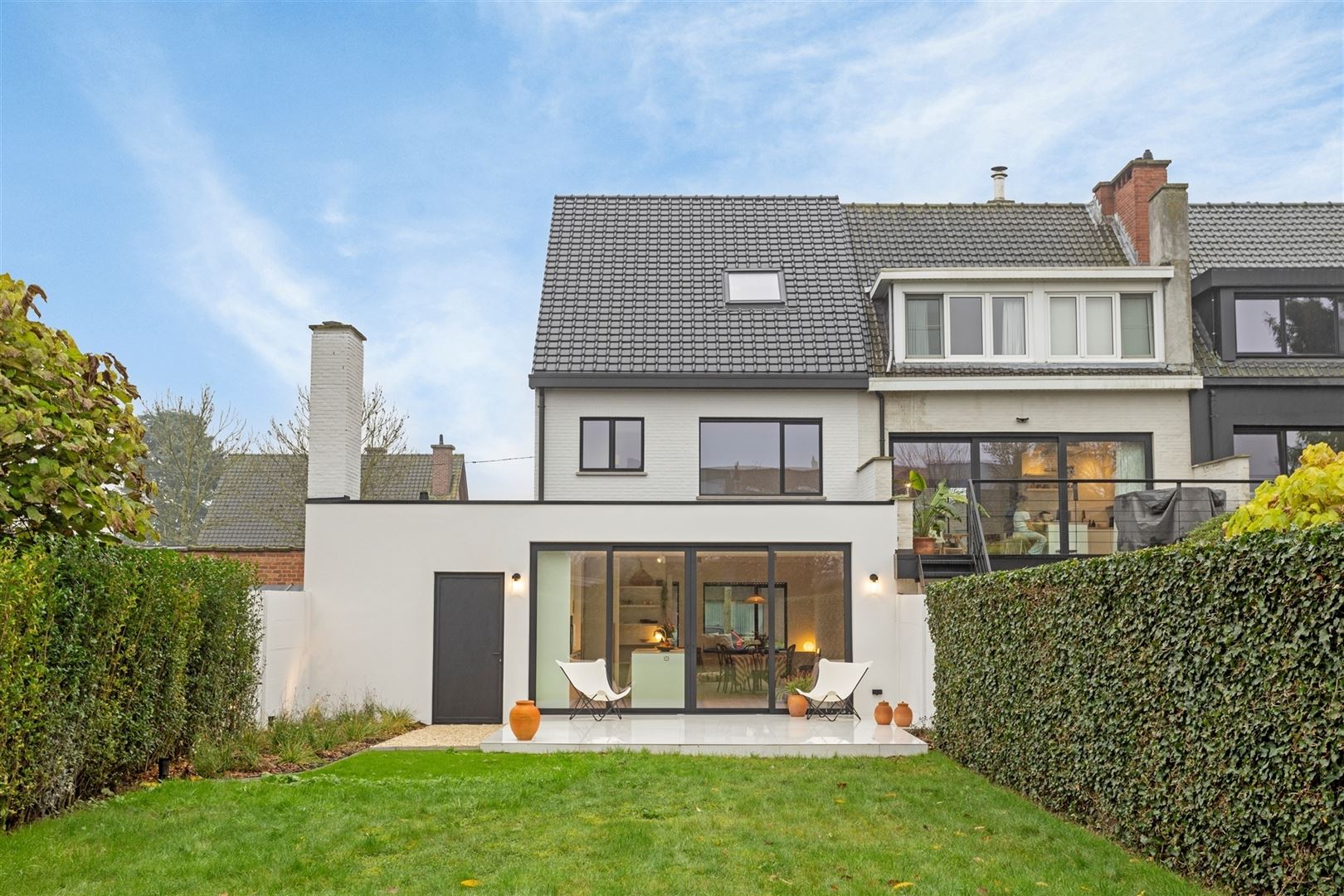 Gerenoveerde woning te koop in Edegem foto {{pictureIndex}}