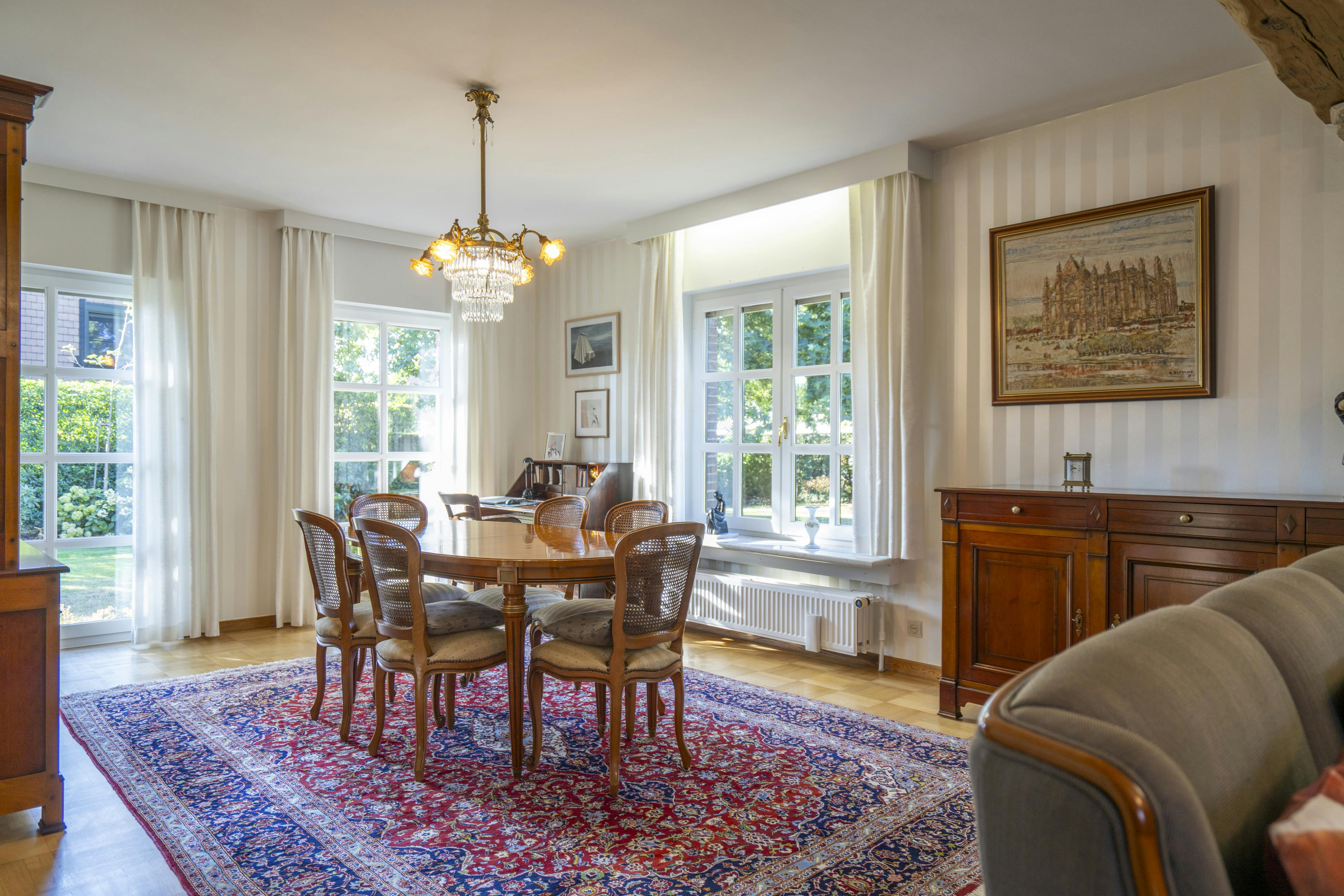Unieke villa te koop op een rustige ligging in Harelbeke!  foto 6