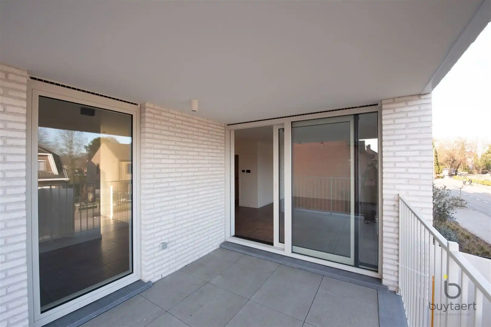 Recent 1 slaapkamer appartement met prachtig uitzicht! foto 15