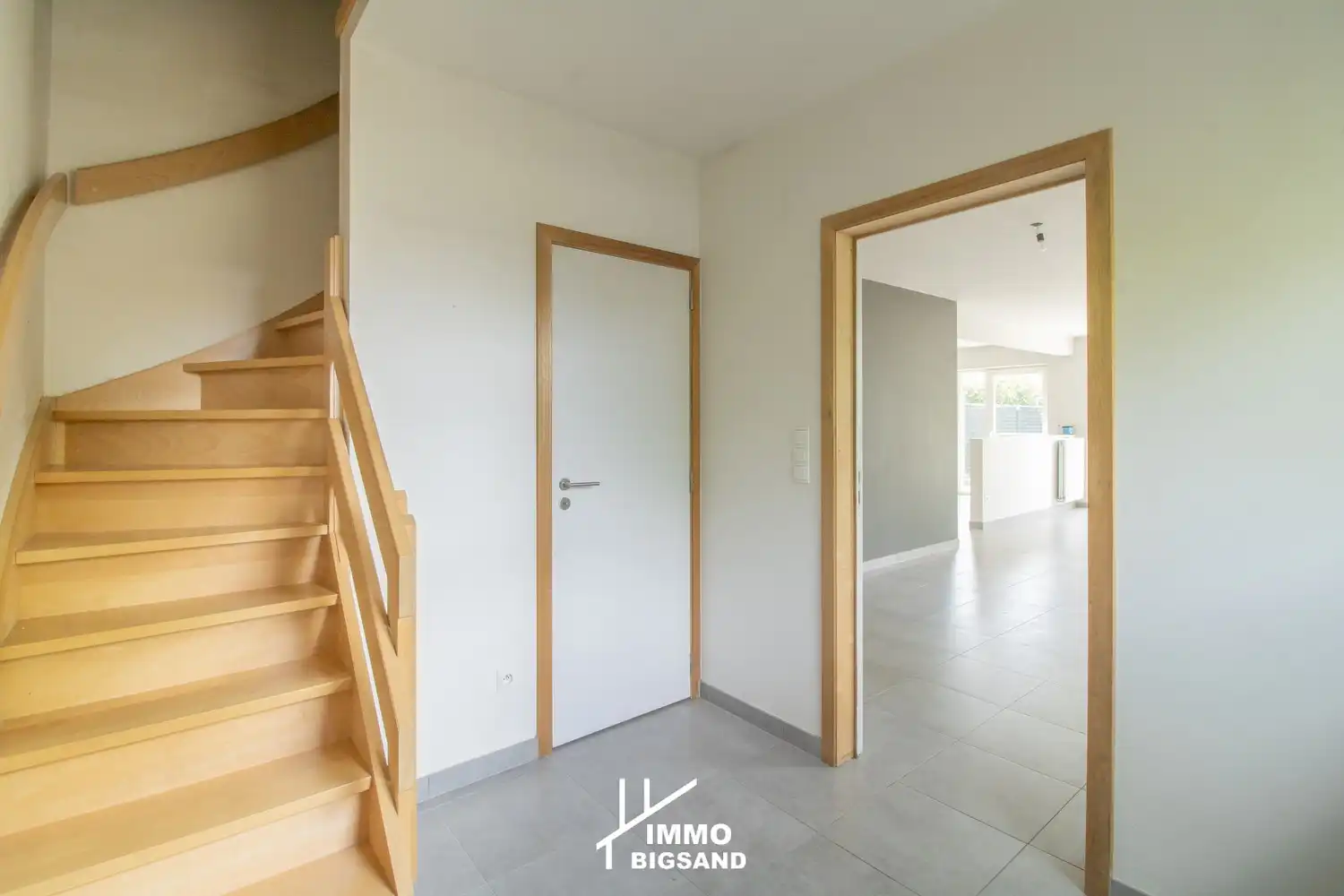 Halfopen nieuwbouwwoning te koop in rustige woonwijk met 4 slaapkamers (mogelijkheid 5 slaapkamers) foto 9