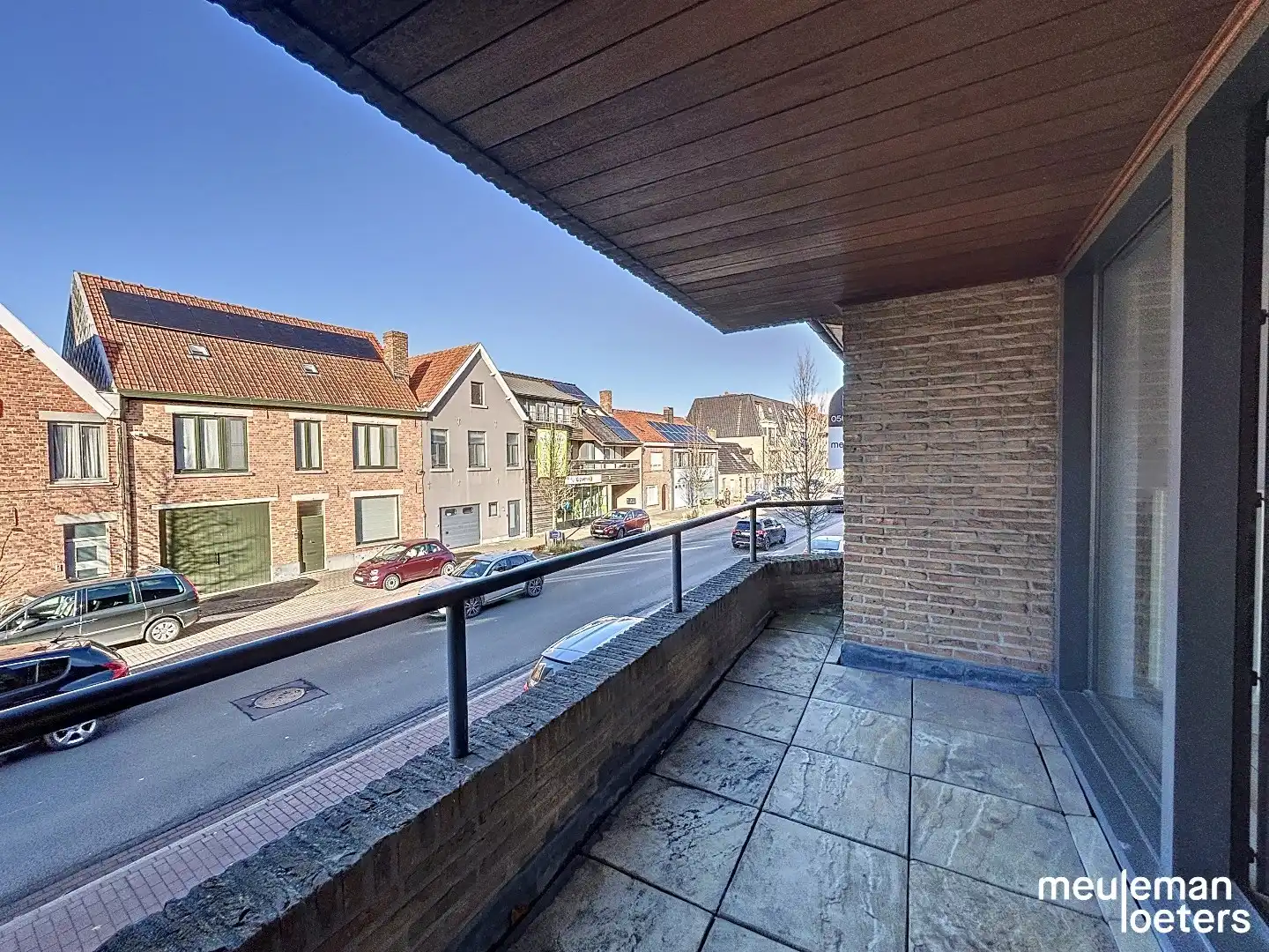 Ruim duplex appartement met garagebox foto 2