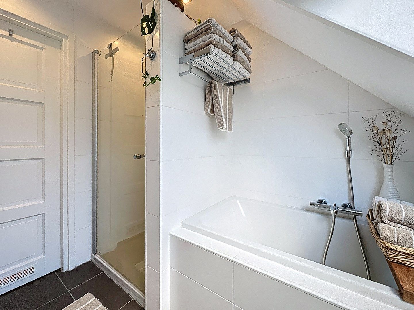 Luxe woning aan de voet van "de Brak" in Sluis foto 28