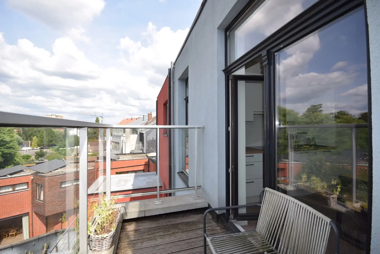 Ruim en lichtrijk appartement in Burggravenlaan foto 6