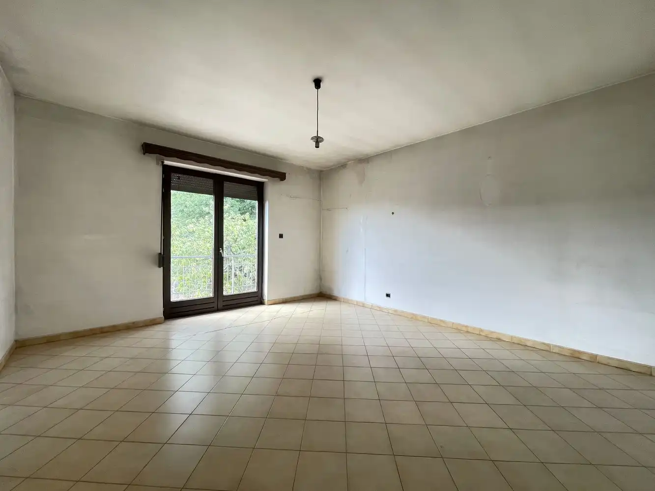 Tweewoonst met mooie tuin en vrijstaande garage foto 5