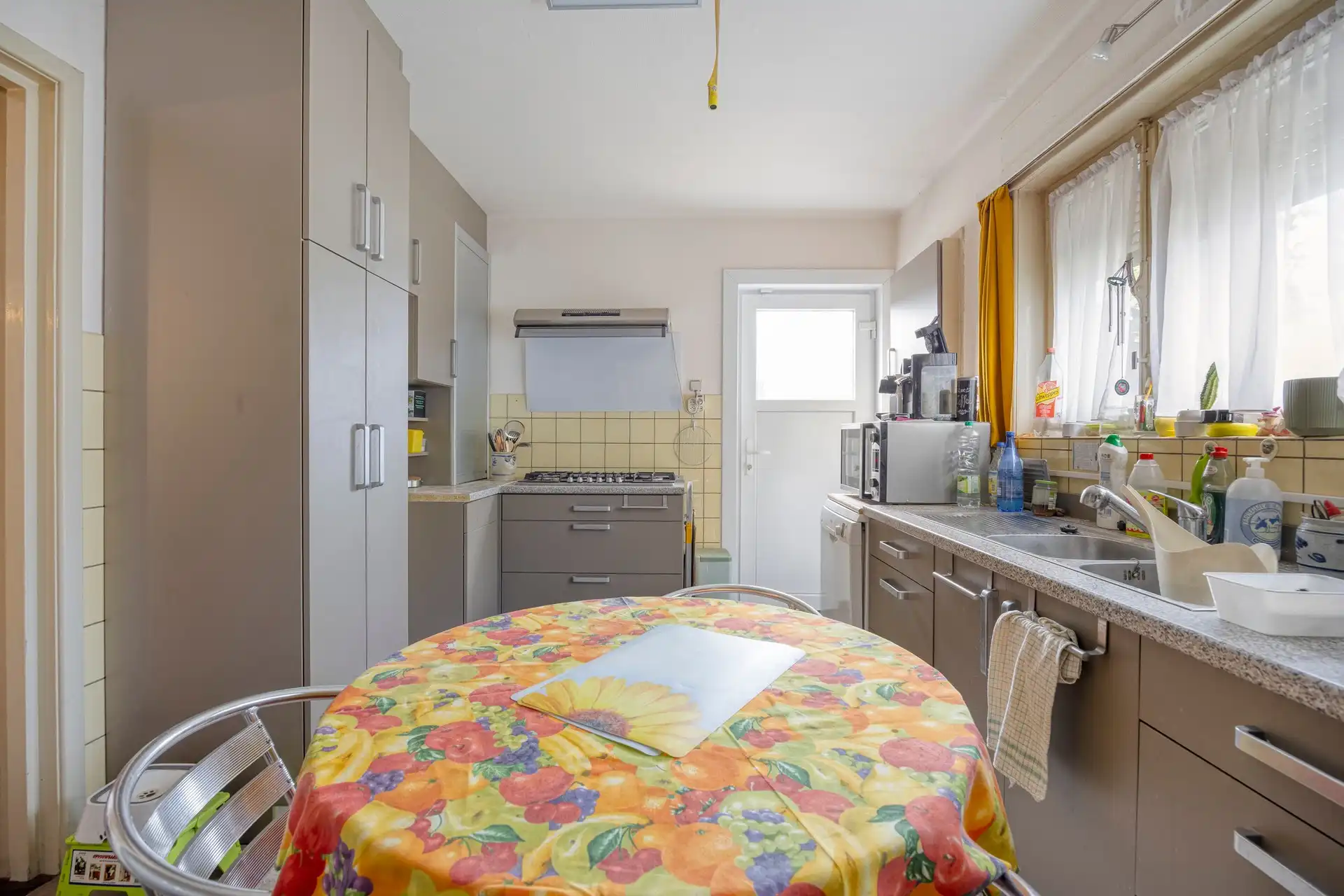 Ruime woning met 3 slaapkamers op vlot bereikbare ligging (Genkersteenweg). foto 4