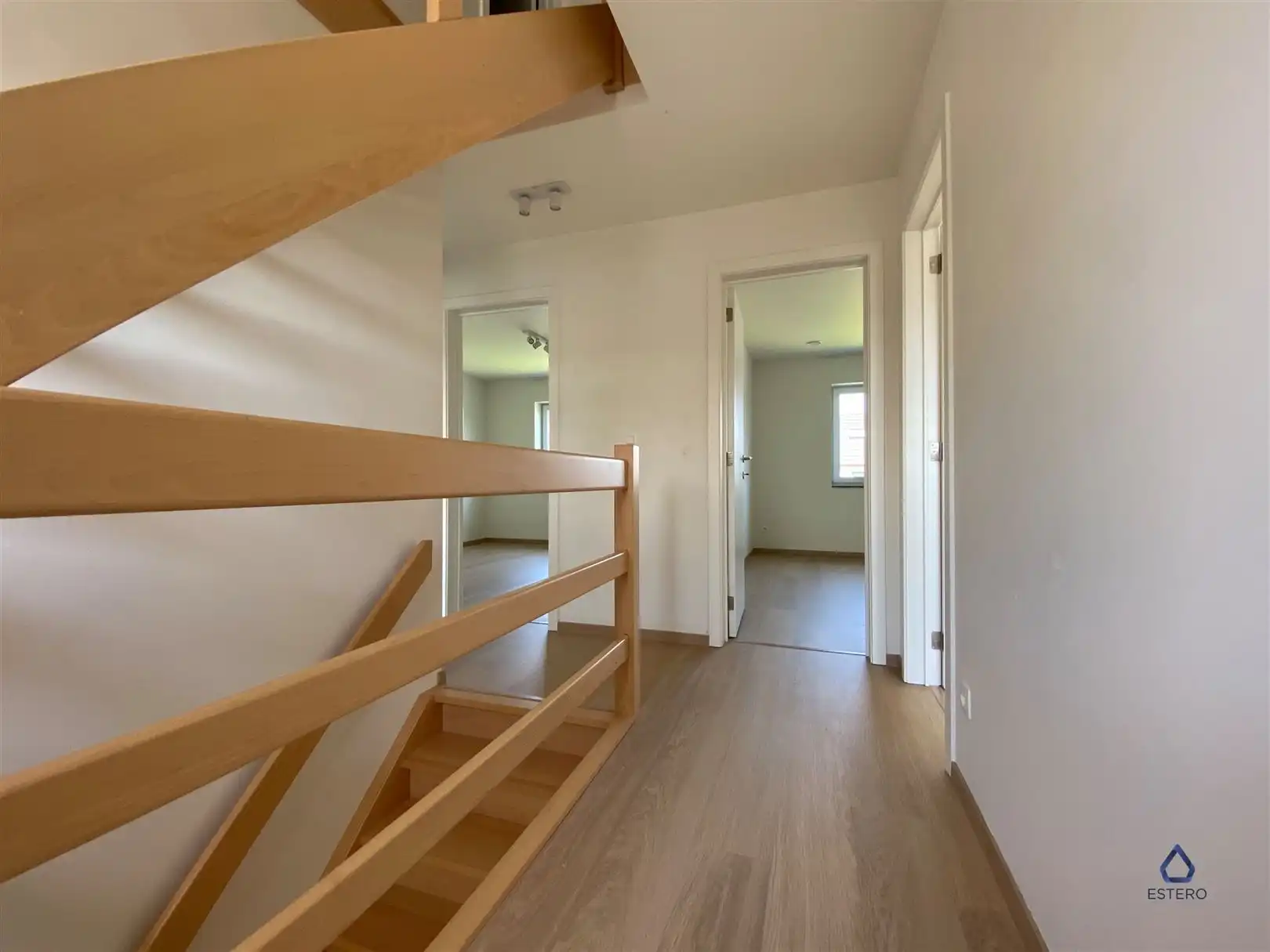 Moderne woning met met 4 slaapkamers foto 12