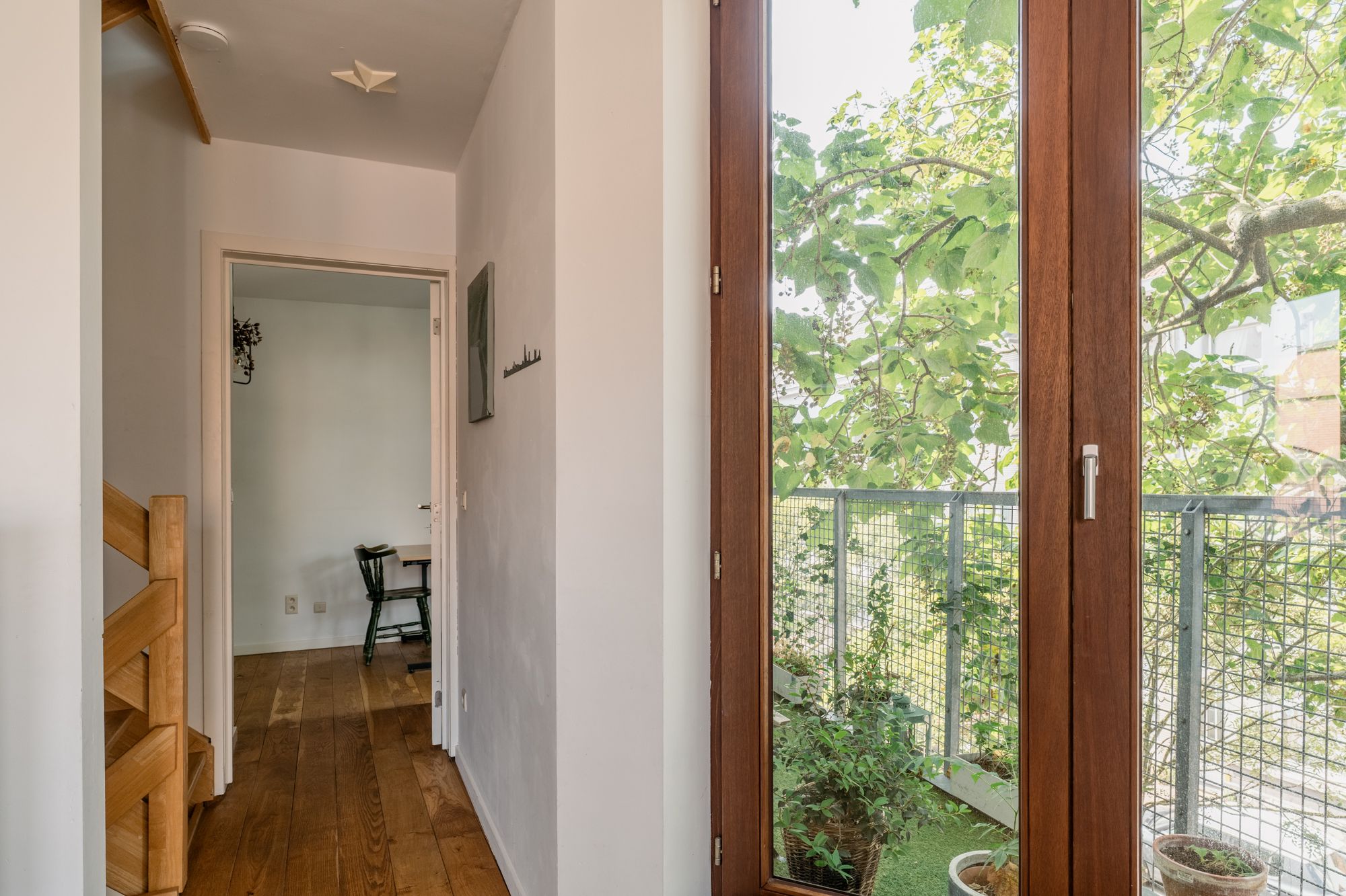 Doordachte hoekwoning waarbij de architect zijn huiswerk goed gemaakt heeft: project van Huiswerk Architecten foto 5