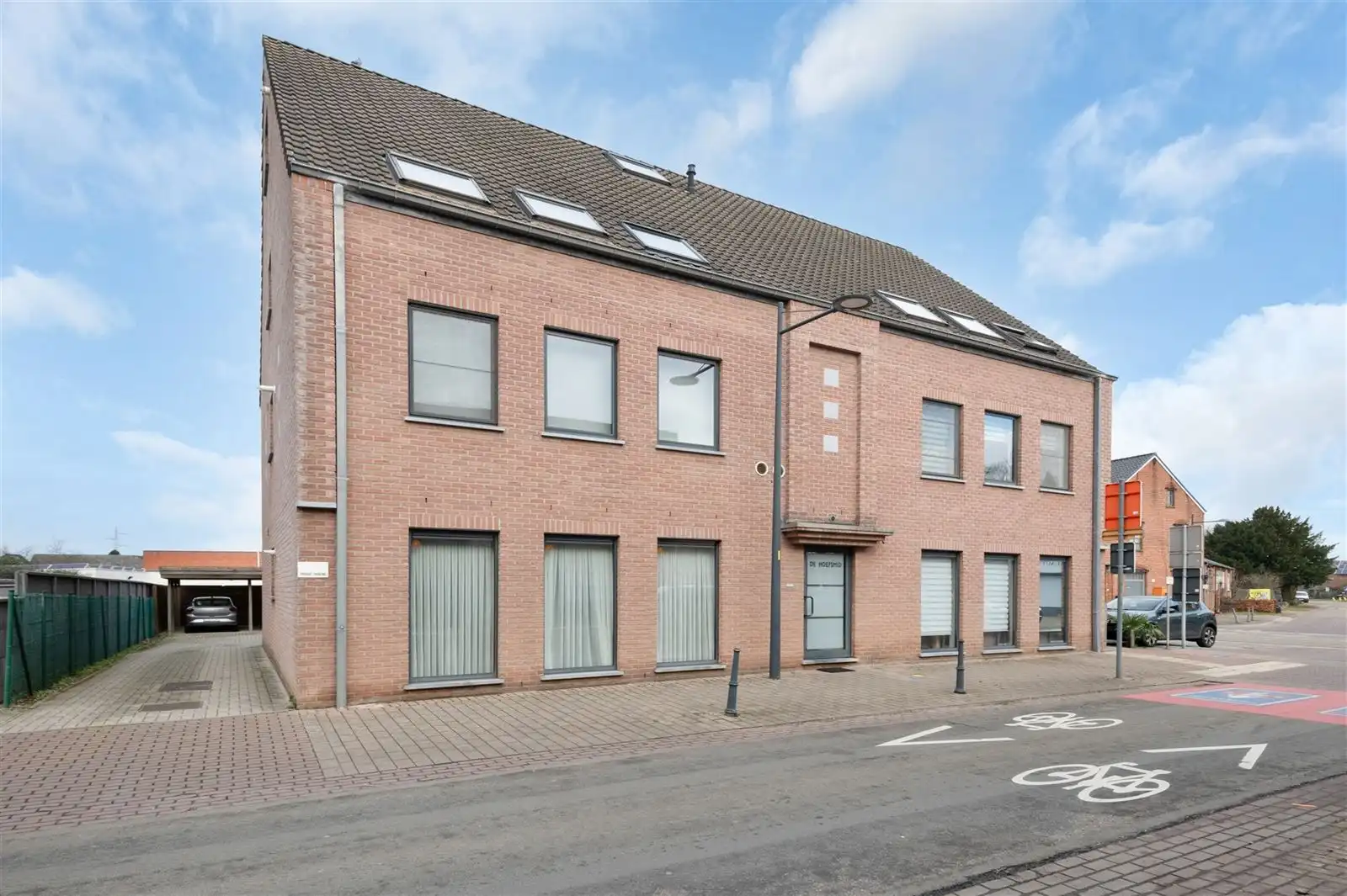 Appartementsgebouw 6 app in centrum  foto 2