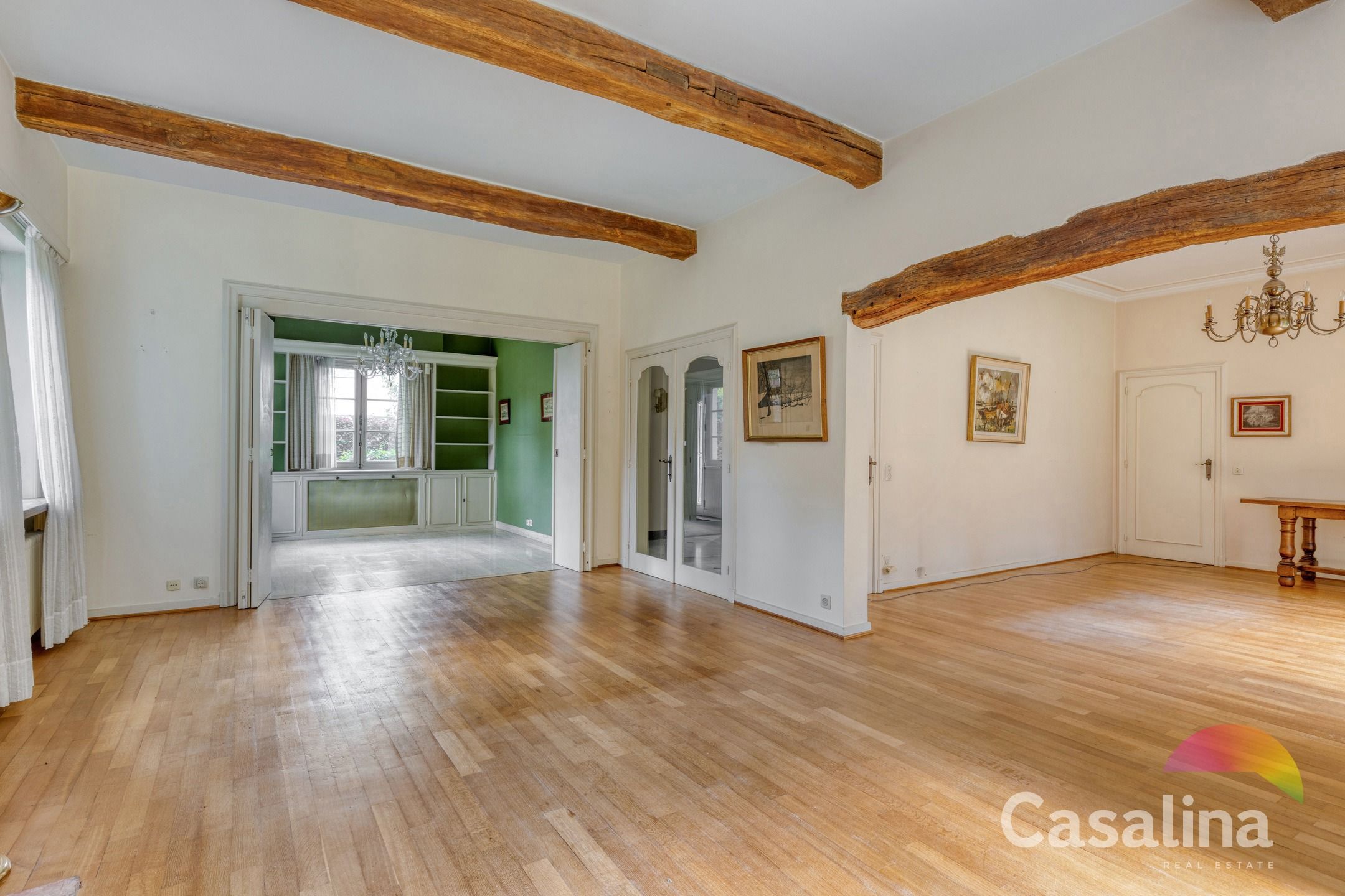 Te renoveren villa + bouwperceel in Kraainem foto 6