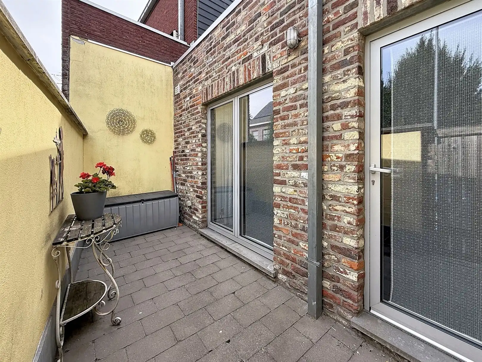 Instapklare stadwoning met koer, 2/3 slpks foto 29