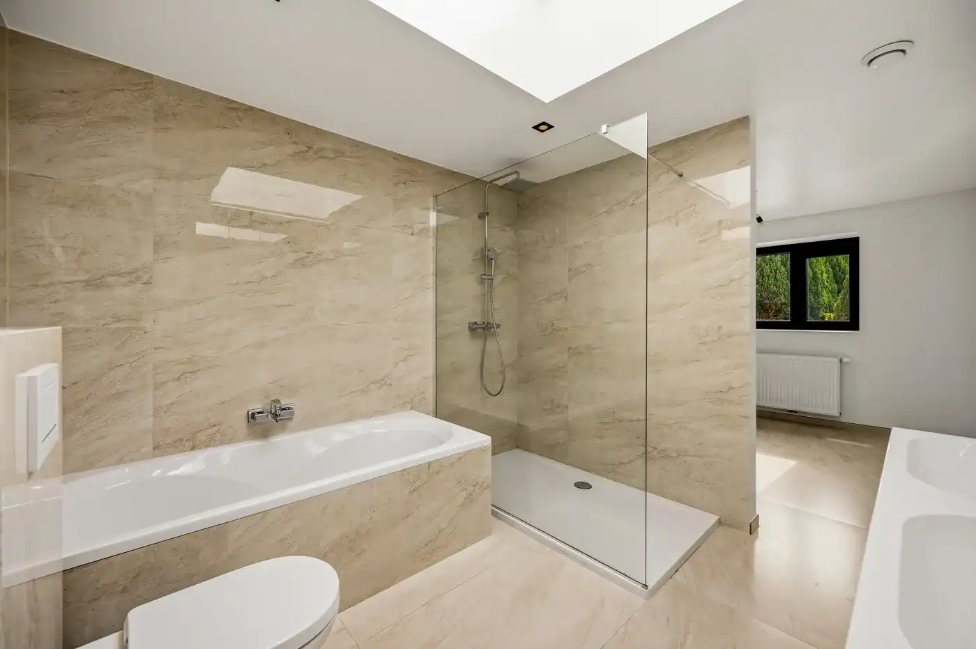 Modern gerenoveerde halfopen woning met 5 slaapkamers, tuin en garage in Tienen foto 19