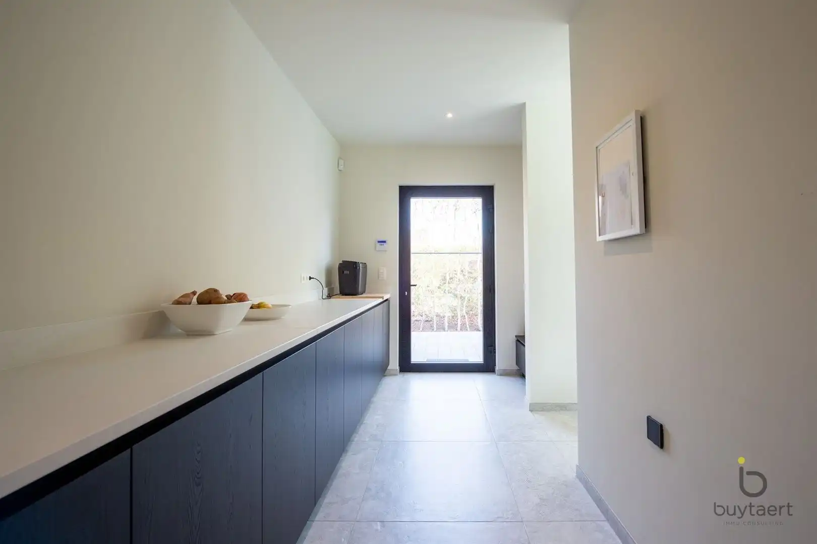 Knappe GELIJKVLOERSE villa + bijgebouw te Halle! foto 46