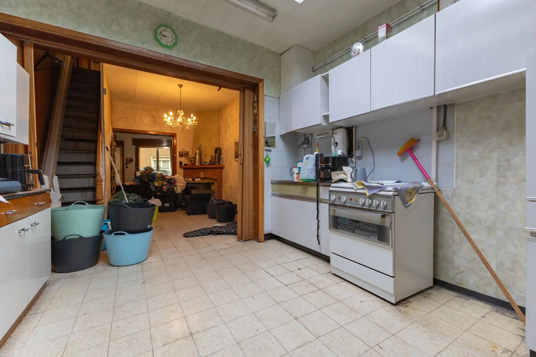 Te renoveren woning met 2 slaapkamers en inrichtbare zolder foto 2