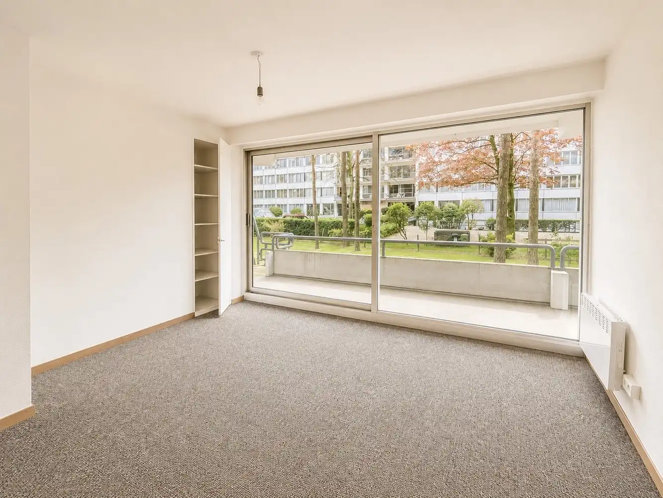 RUIM APPARTEMENT AAN DE STADSRAND foto 9