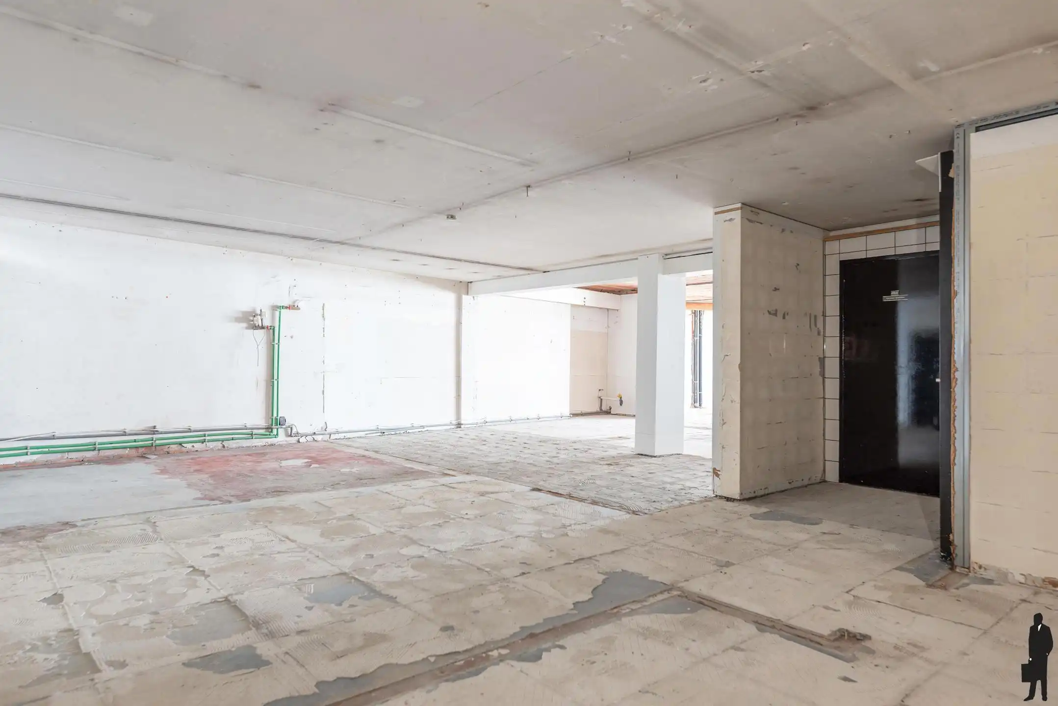 TE HUUR: Commerciële ruimte / Kantoorruimte foto 11