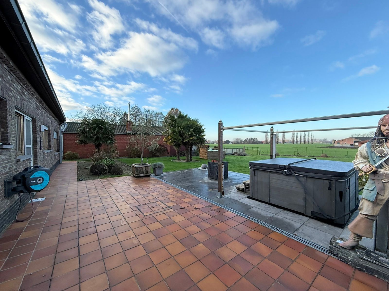 Ruime alleenstaande gelijkvloerse woning. foto 15