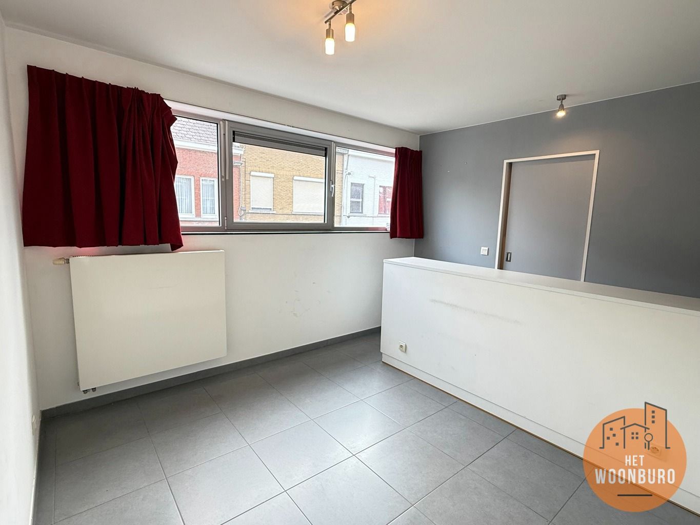 Ruime studio (1e verd.) gelegen in een recent gebouw foto 7