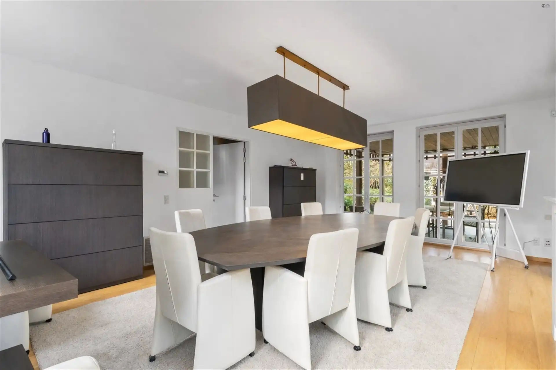 prachtig gelegen woning met veel potentieel foto 3