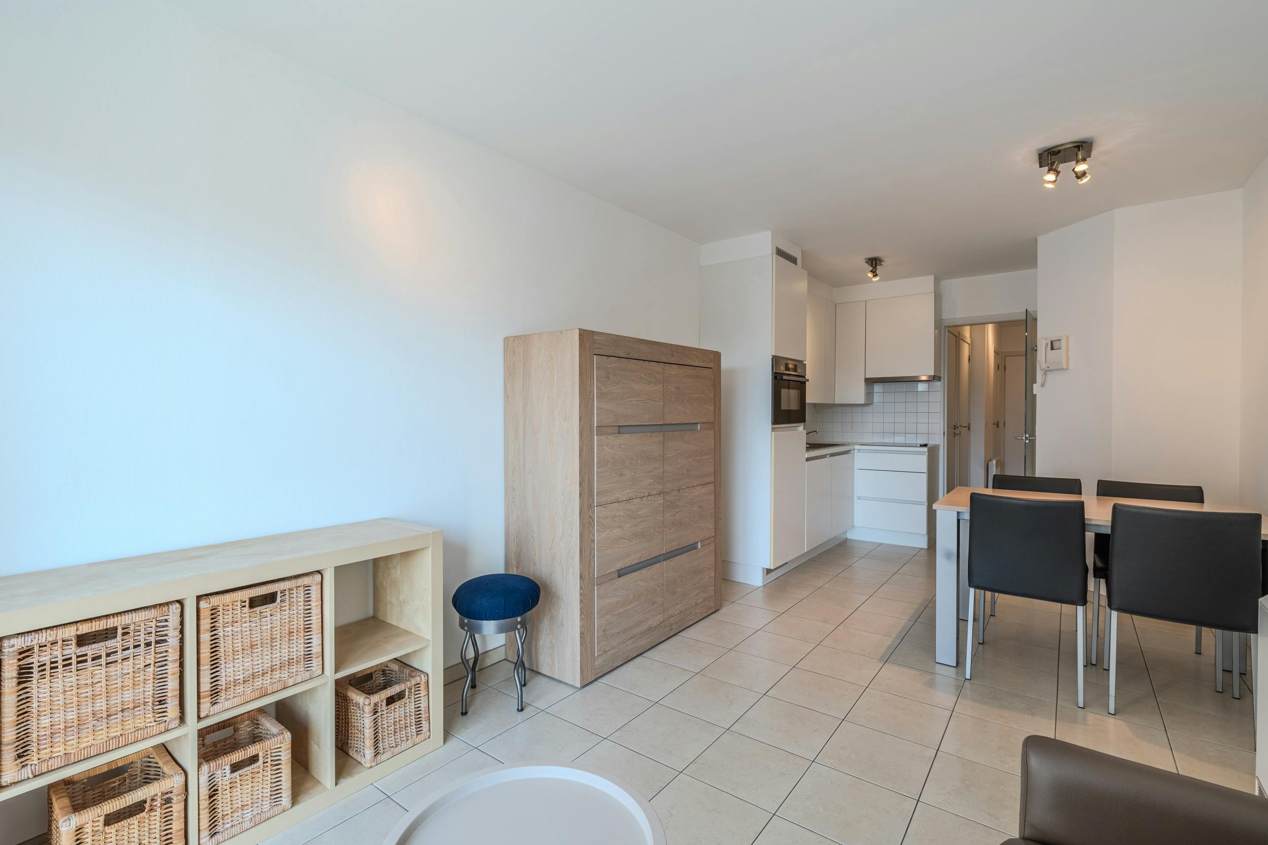 Instapklaar appartement met 1 slaapkamer, terras en zijdelings zeezicht! foto 4