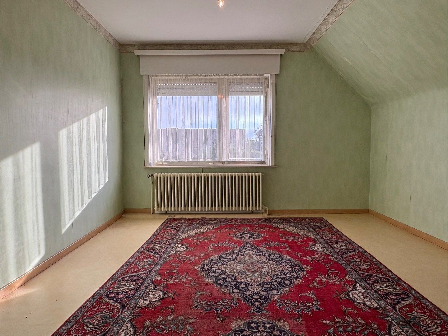 Alleenstaande woning te koop in Ooigem met 4 slaapkamers, een perceel van 1244m² en een vrijstaande grote garage foto 13