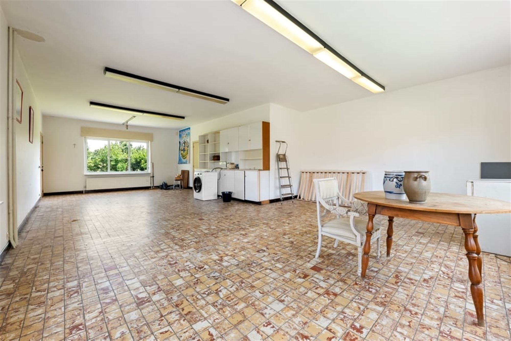 RUIME VILLA MET PRACHTIG UITZICHT EN ENORM VEEL POTENTIEEL IN JEUK  foto 16