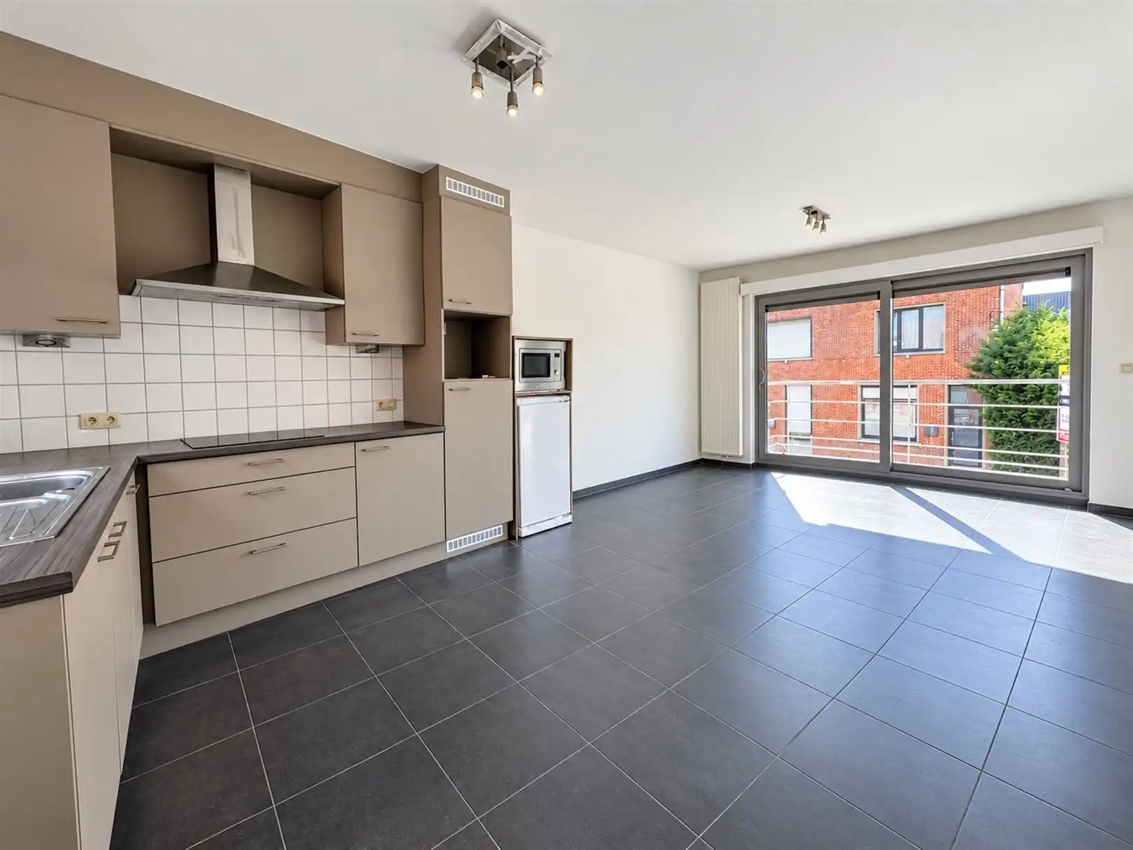 Instapklaar recent appartement aan stadsrand van Sint-Niklaas foto 5
