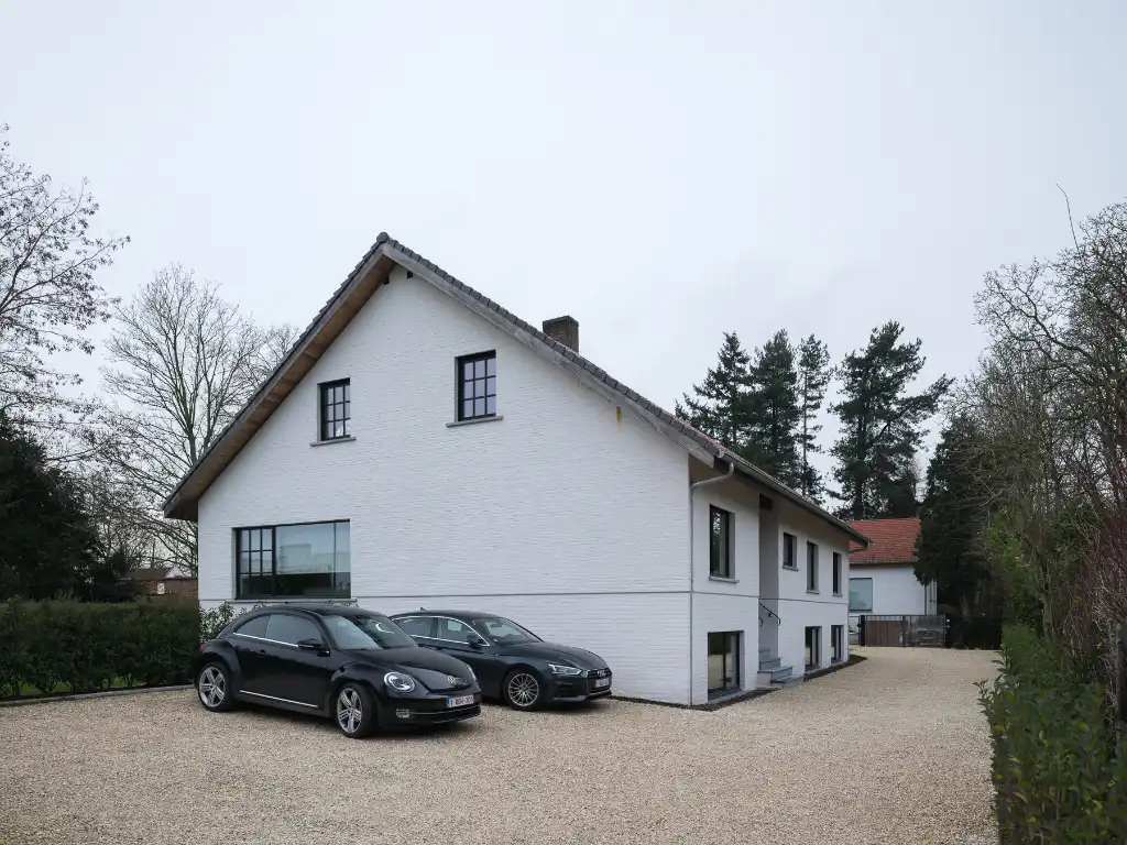 Sint-Martens-Latem – Bijzonder ruime en energiezuinige villa met woon-/werkmogelijkheid vlakbij het dorpscentrum. foto 31