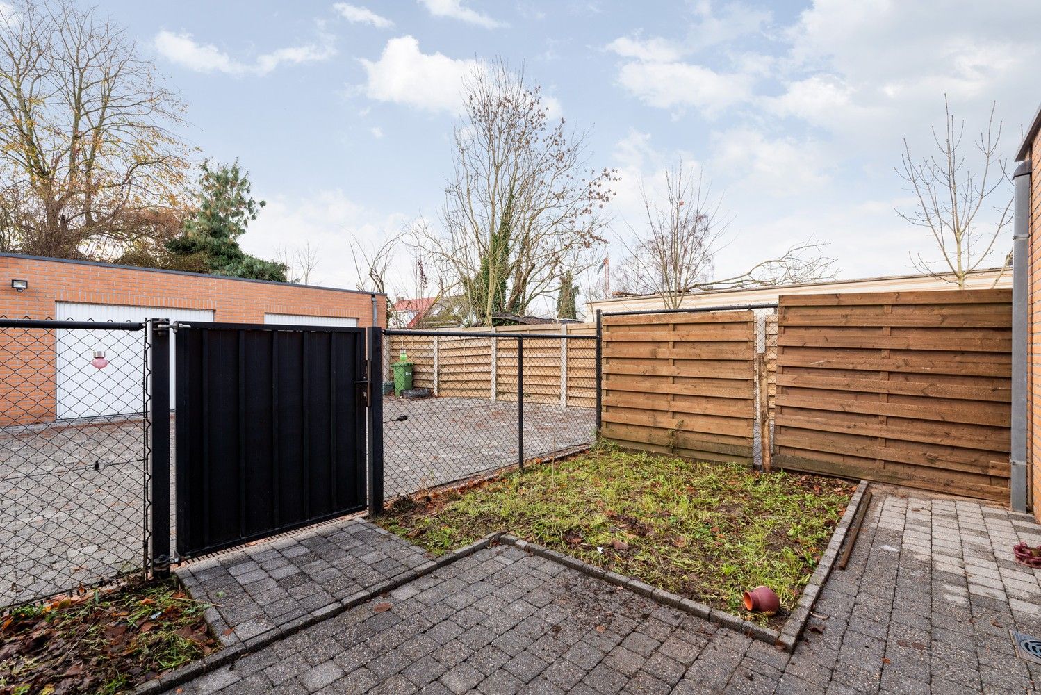 Gelijkvloers appartement met terras met tuintje ! foto 16