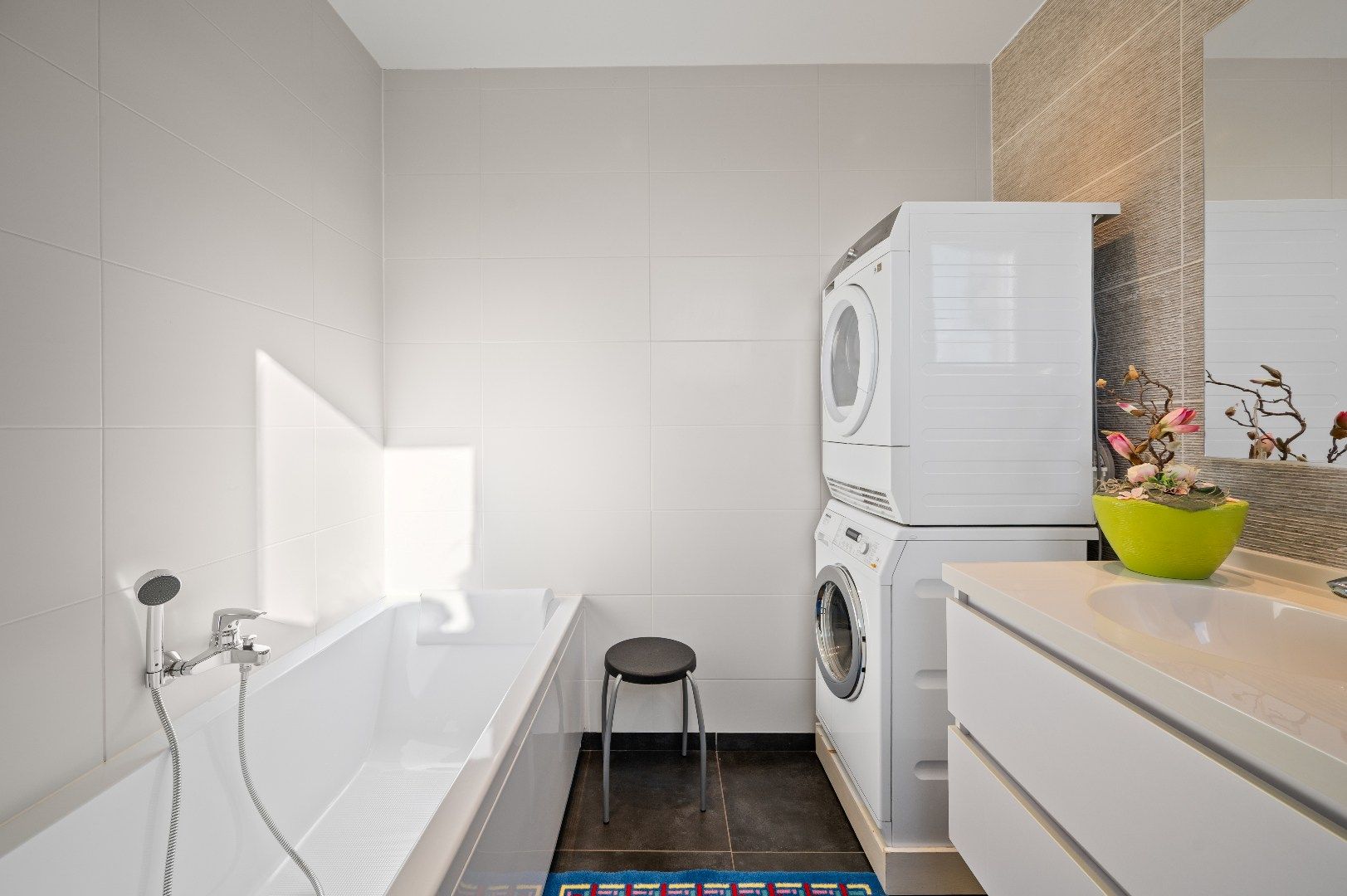 Instapklare, moderne penthouse op de Grote Markt in Tienen foto 23