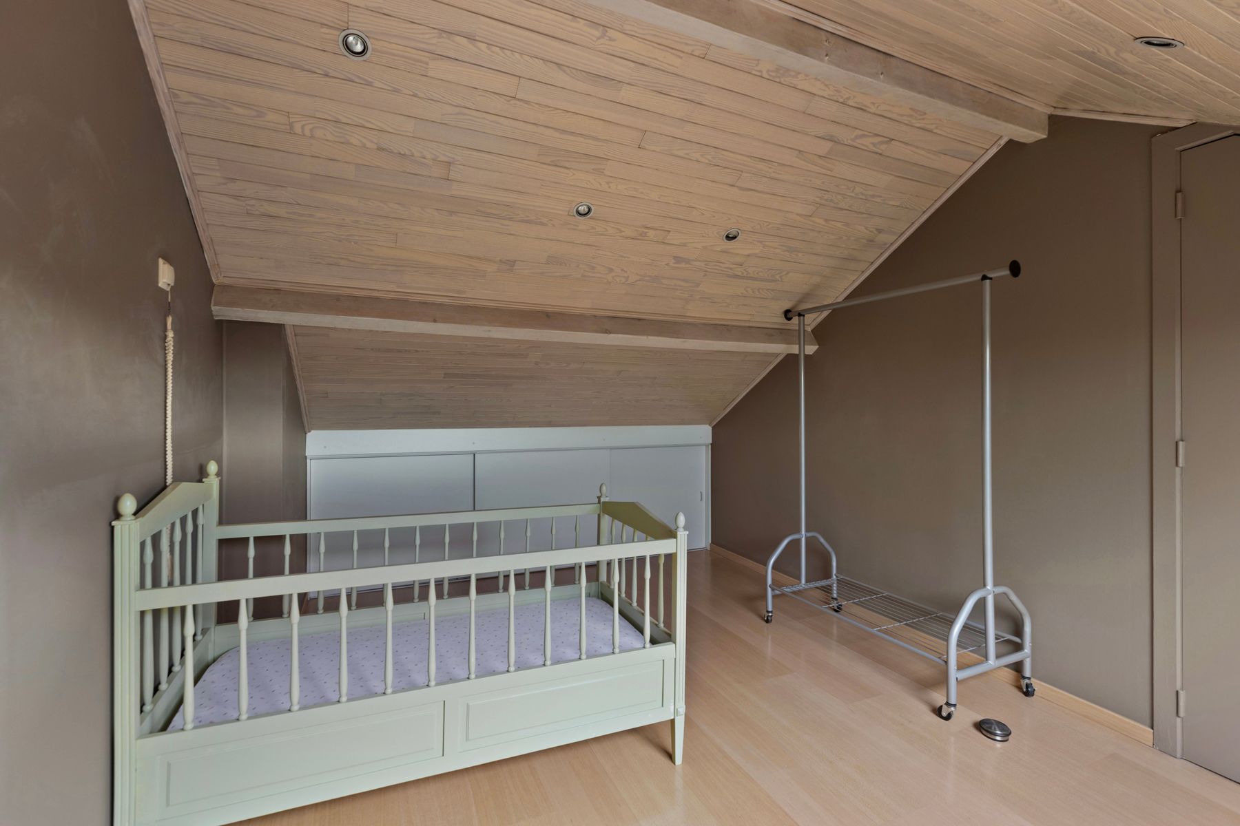 Charmante, gerenoveerde HOB met veranda en tuin in Hasselt – instapklaar en perfect gelegen! foto 22