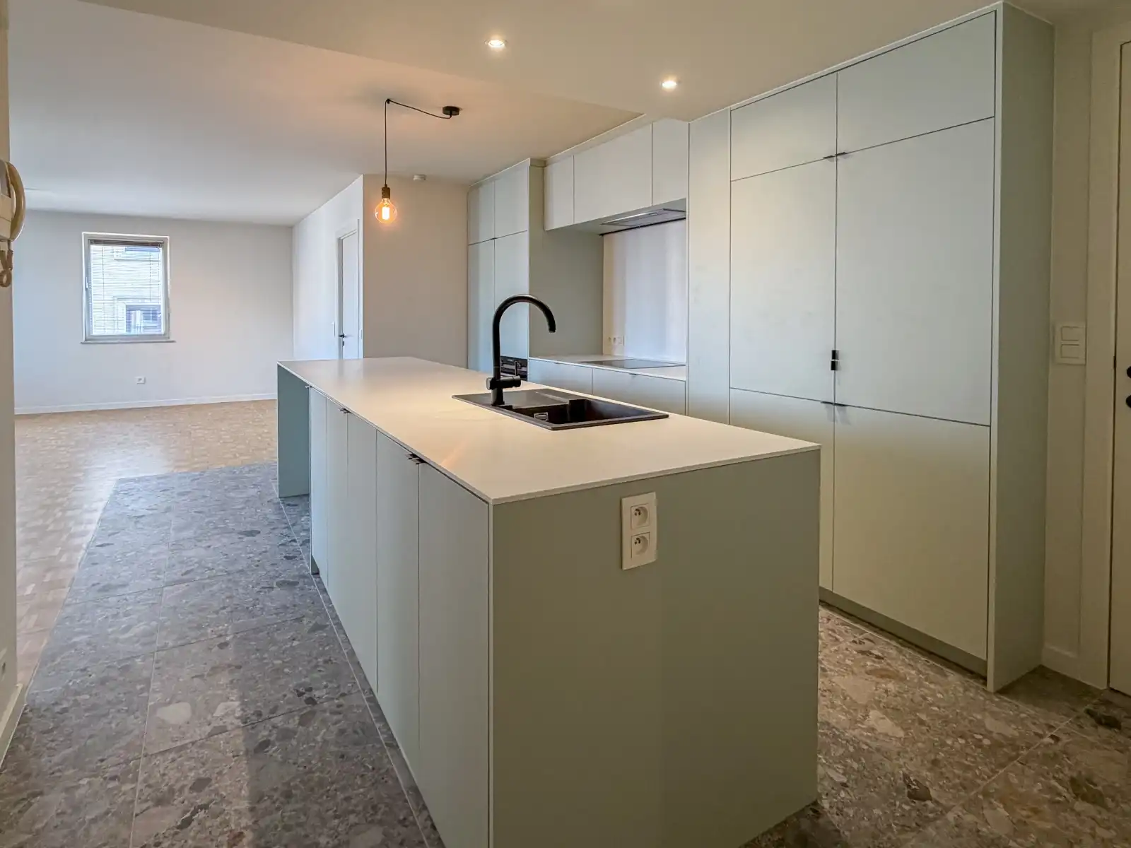 Gerenoveerd 2-slaapkamerappartement met uitzicht op Sint-Baafskathedraal foto 4