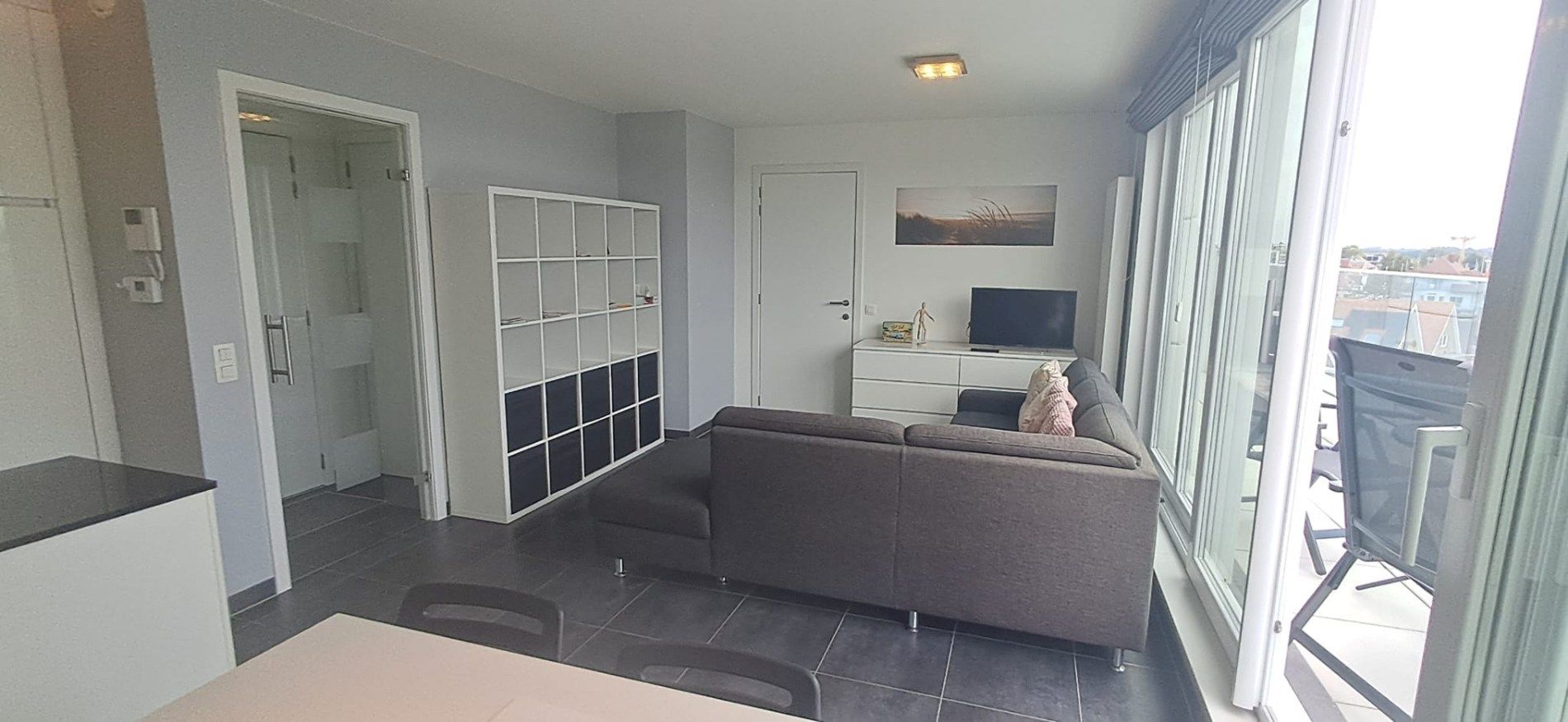 PRACHTIG NIEUWBOUWAPPARTEMENT TE HUUR OP 100 M. VAN DE ZEEDIJK foto {{pictureIndex}}