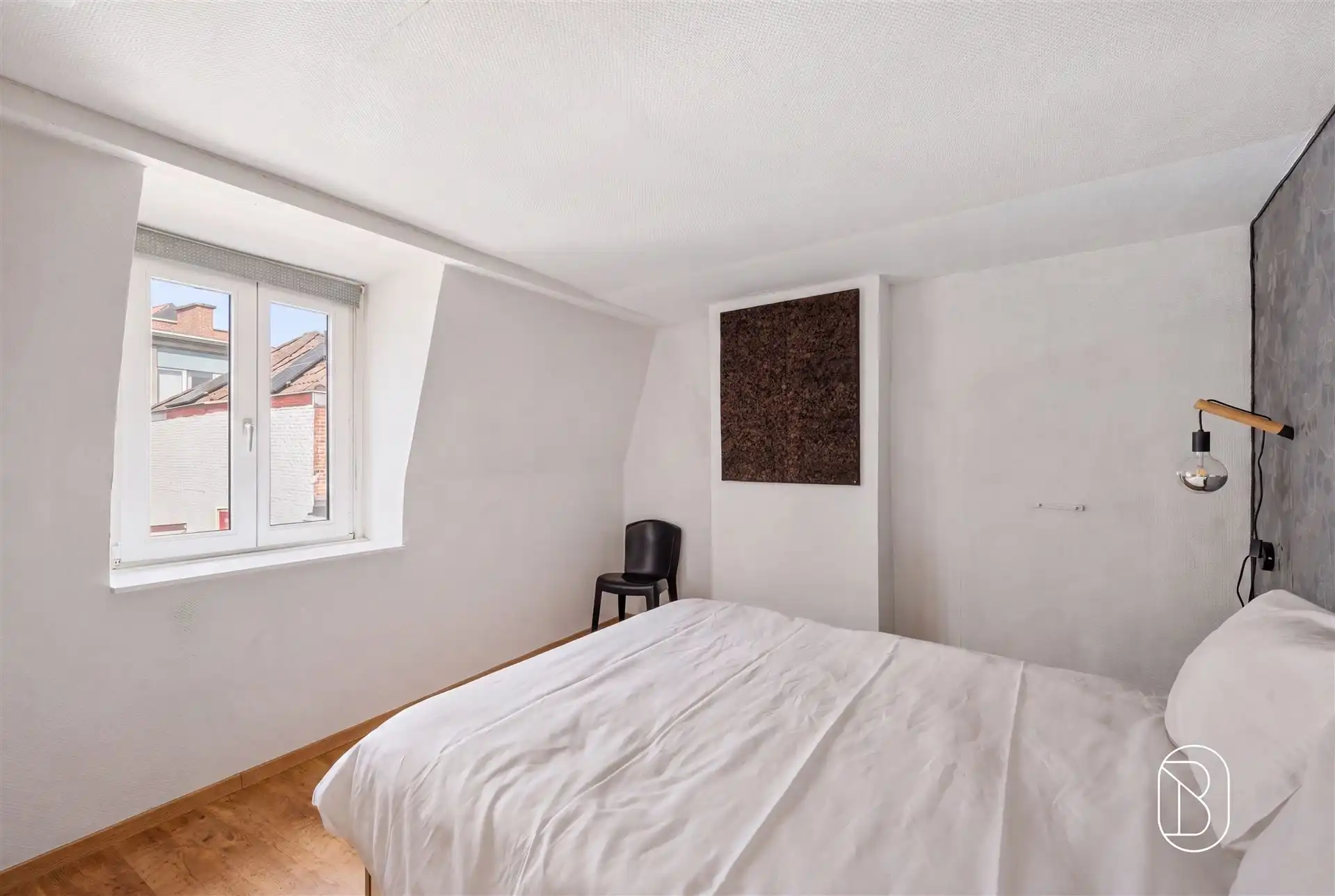 Handelspand + 2 gerenoveerde appartementen hartje Kortrijk foto 13