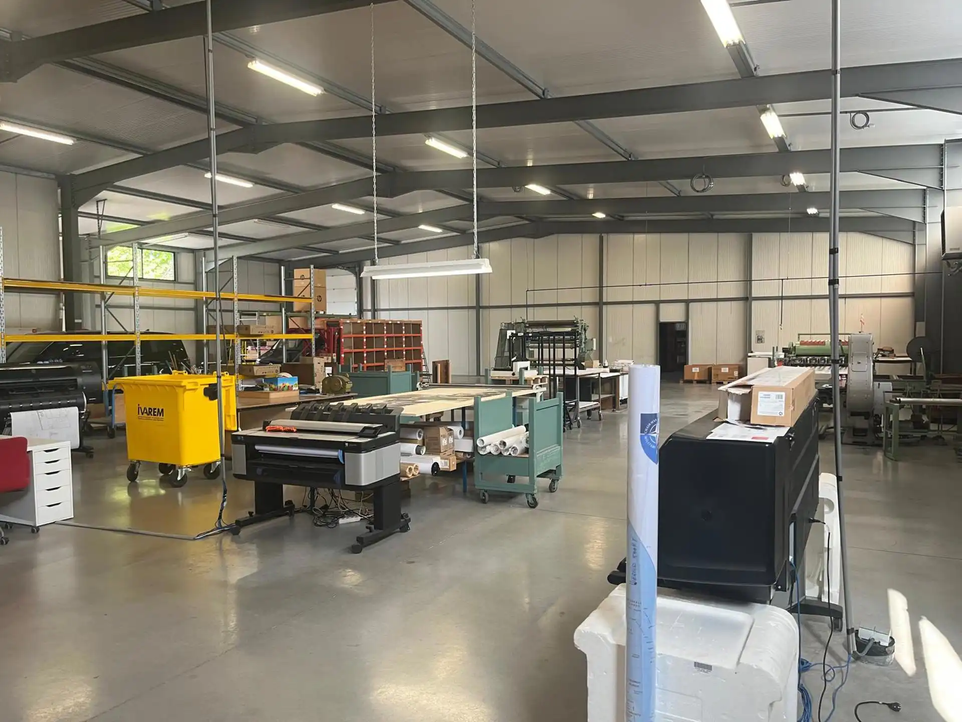 Lier: Magazijn 1.050m² met loskade en kantoor foto 3