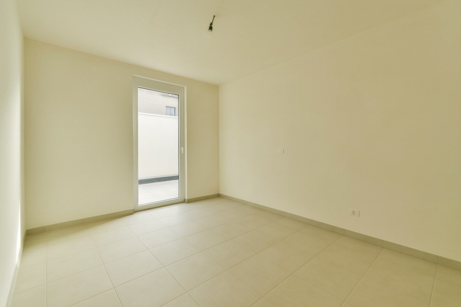 Gelijkvloerse appartement te huur in centrum Torhout! foto 5