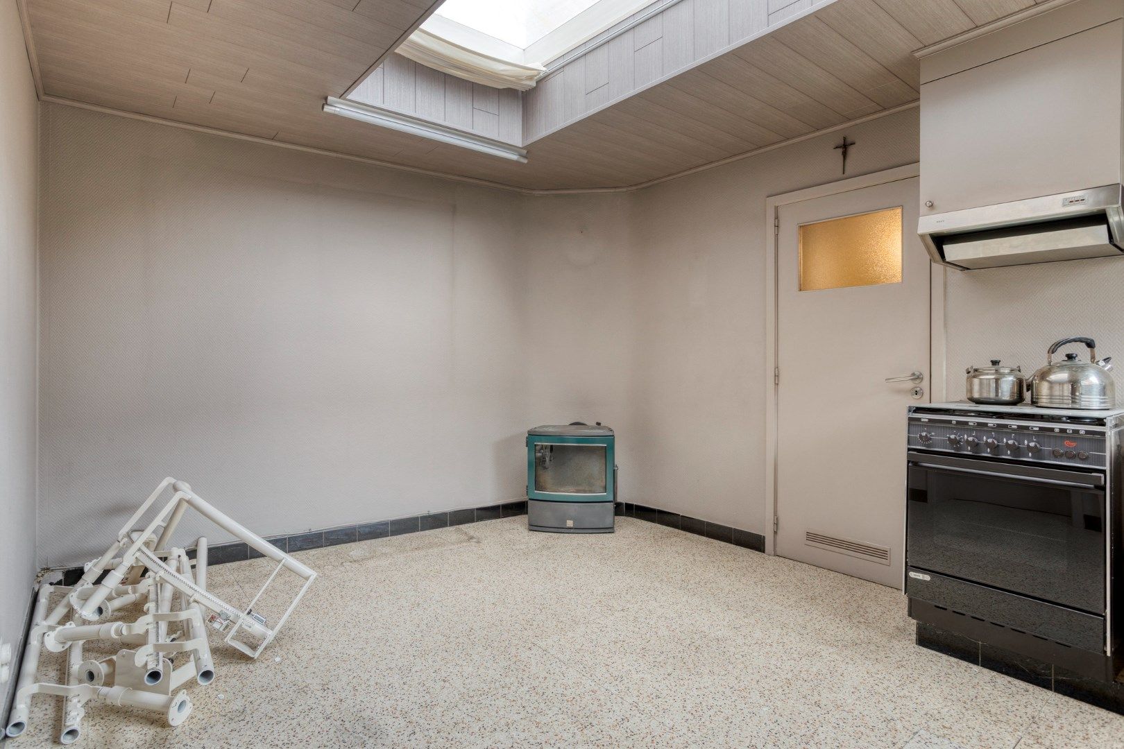 Te renoveren woning in hartje Lauwe! foto 8